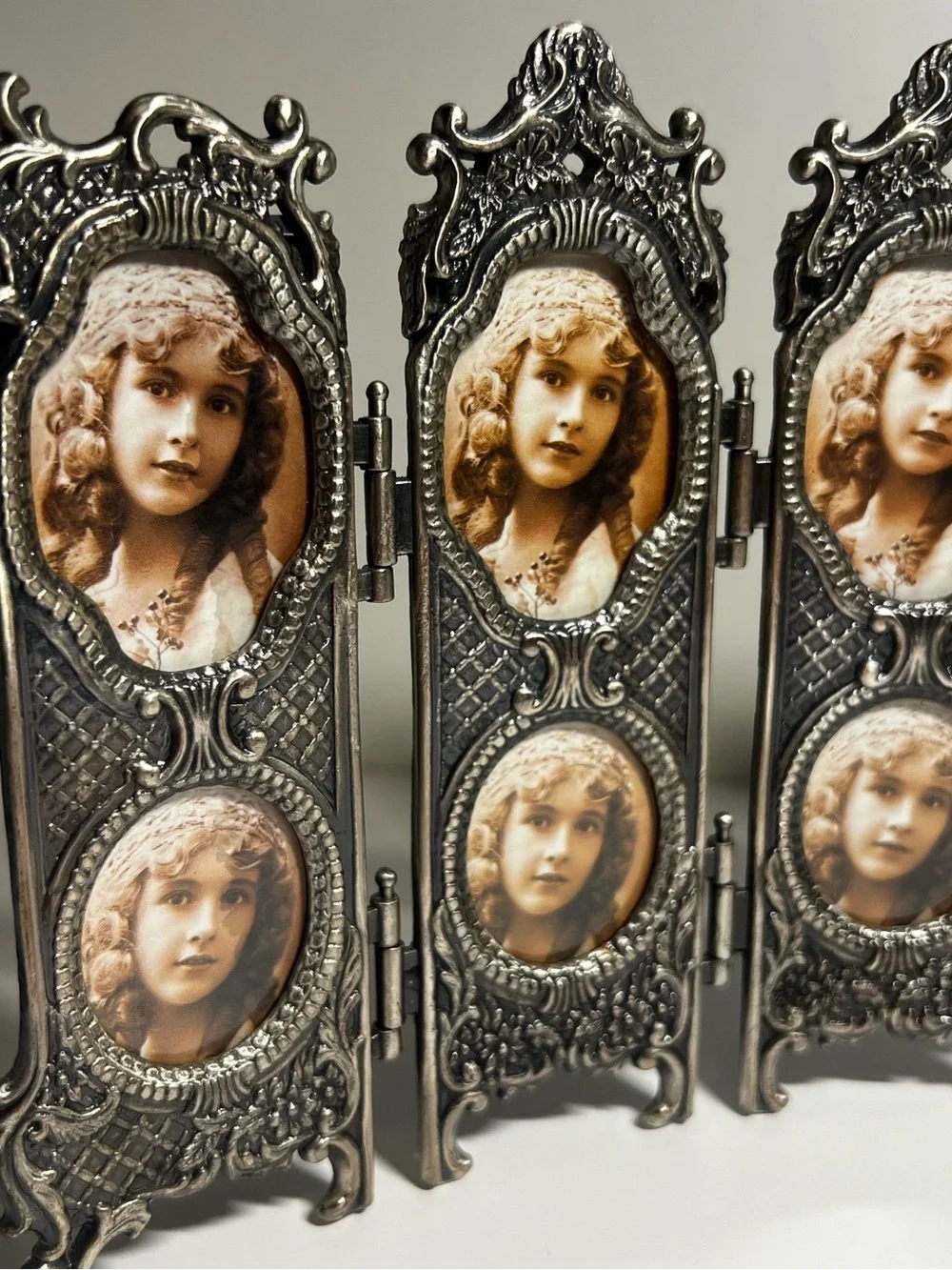 Vintage Ornate Mini Pewter H. D. 1994 FOLDING Screen OF 10 Picture Frames Taiwan